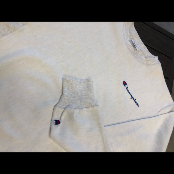 CHAMPION Reverse Weave Grey Crewneck Sweatshirt - Picture 3 of 9